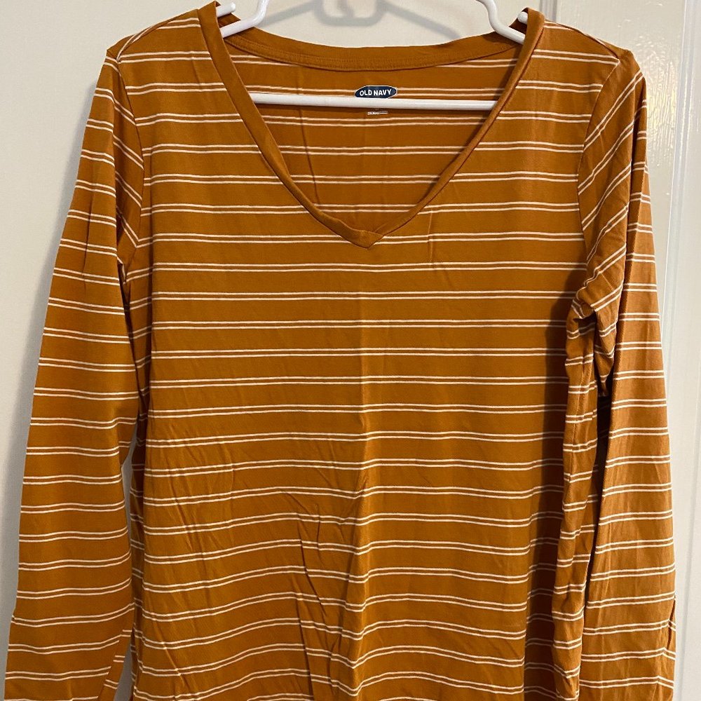 Old Navy Long Sleeve T-Shirt